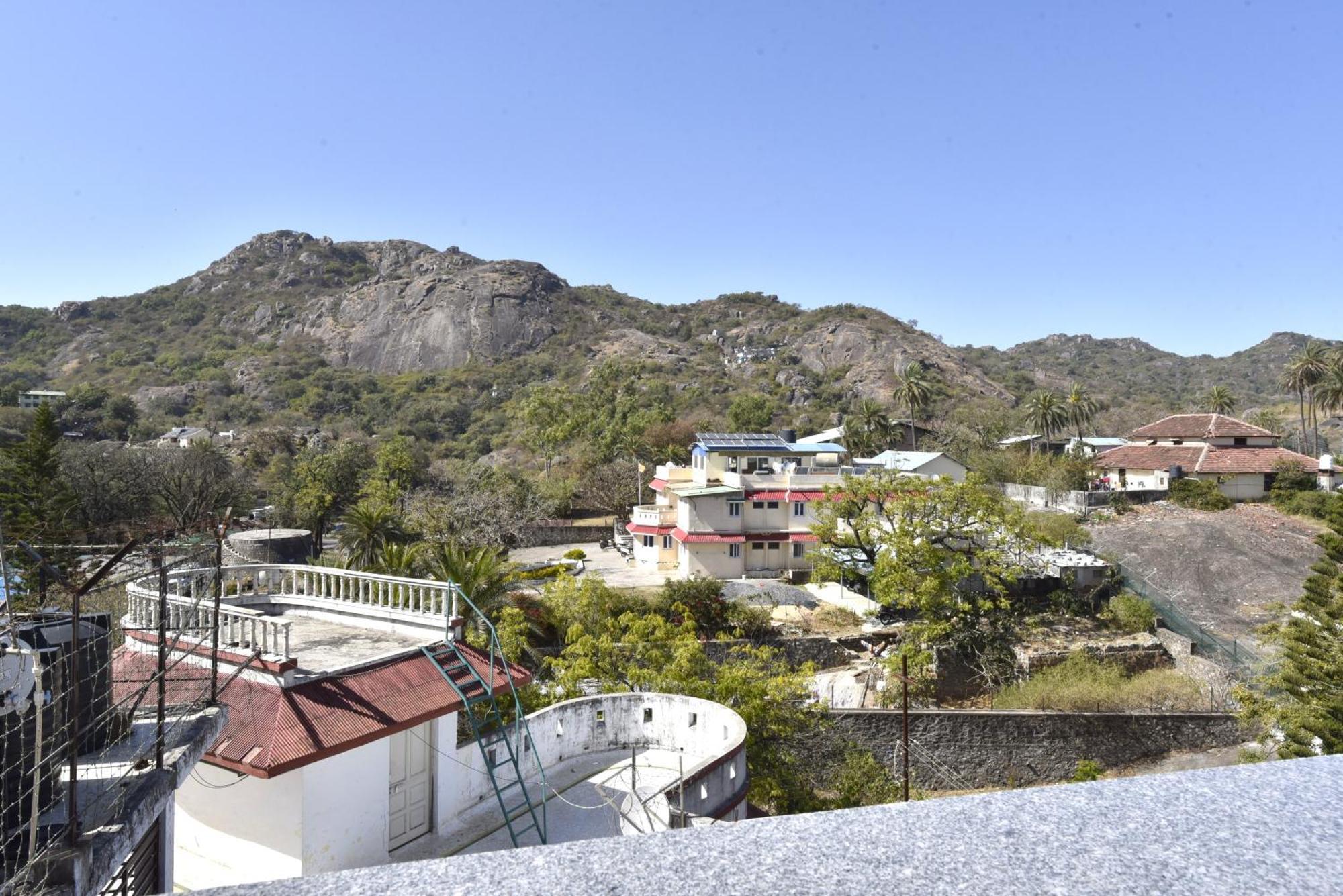 Bunglow 14, Rooms With Balcony Monte Abu Exterior foto